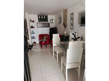 VENDO CASA ESQUINERA 3 PISOS EN PARQUE INDUSTRIAL MIRADOR DE LLANO