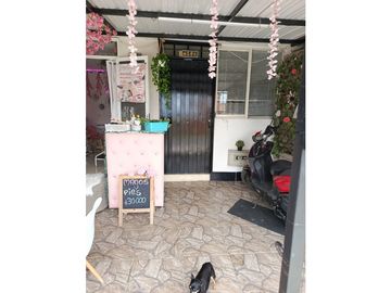 VENDO CASA ESQUINERA 3 PISOS EN PARQUE INDUSTRIAL MIRADOR DE LLANO