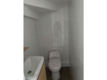 SE VENDE CASA UNIFAMILIAR PARA ESTRENAR BARRIO SANTA HELENA.