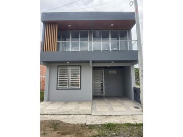 SE VENDE CASA UNIFAMILIAR PARA ESTRENAR BARRIO SANTA HELENA.