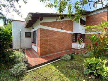 RENTA CASA ESTILO TRADICIONAL EN CONDOMINIO SECTOR COMBIA PEREIRA