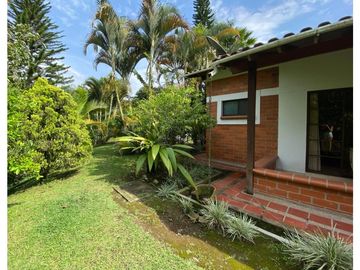 RENTA CASA ESTILO TRADICIONAL EN CONDOMINIO SECTOR COMBIA PEREIRA