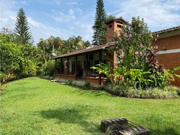 RENTA CASA ESTILO TRADICIONAL EN CONDOMINIO SECTOR COMBIA PEREIRA