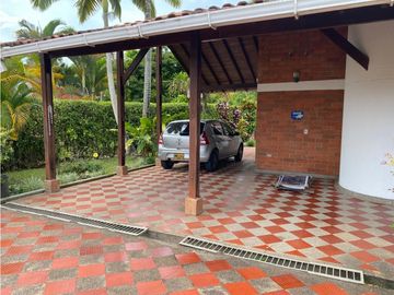RENTA CASA ESTILO TRADICIONAL EN CONDOMINIO SECTOR COMBIA PEREIRA
