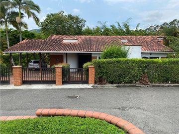 RENTA CASA ESTILO TRADICIONAL EN CONDOMINIO SECTOR COMBIA PEREIRA