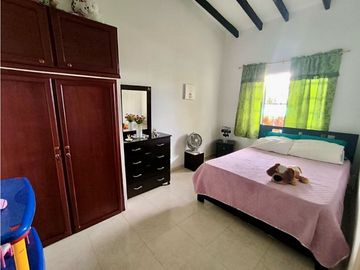 Finca en venta a puerta cerrada en parcelación Santa Elena El Cerrito