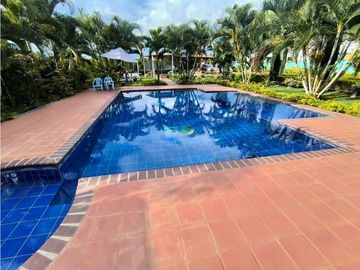 Finca en venta a puerta cerrada en parcelación Santa Elena El Cerrito