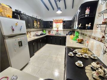 Finca en venta a puerta cerrada en parcelación Santa Elena El Cerrito