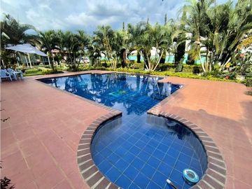 Finca en venta a puerta cerrada en parcelación Santa Elena El Cerrito