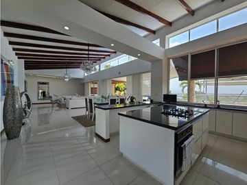 VENTA CASA COLINAS DE MIRAVALLE