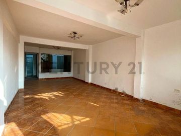 Casa en Venta en San Juan de Miraflores – Excelente Ubicación