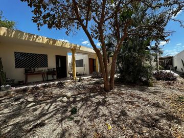 Casa en Venta en García Gineres, 4 recámaras, excelente ubicación.