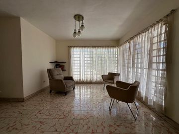 Casa en Venta en García Gineres, 4 recámaras, excelente ubicación.