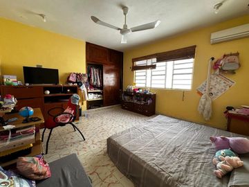 Casa en Venta en García Gineres, 4 recámaras, excelente ubicación.