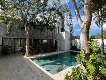 CASA EN VENTA MÉRIDA, INMEJORABLE UBICACION MONTEBELLO