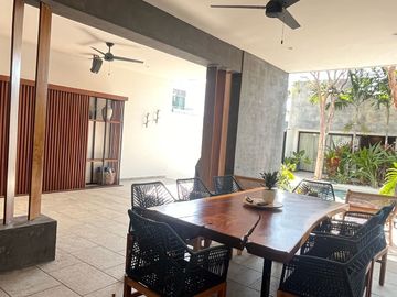 CASA EN VENTA MÉRIDA, INMEJORABLE UBICACION MONTEBELLO