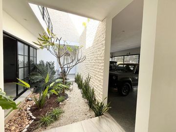 CASA EN VENTA MÉRIDA, INMEJORABLE UBICACION MONTEBELLO