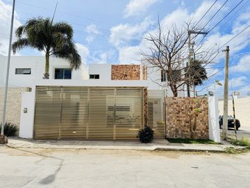 Casa en Venta en esquina en Temozón Norte Mérida Yucatán.