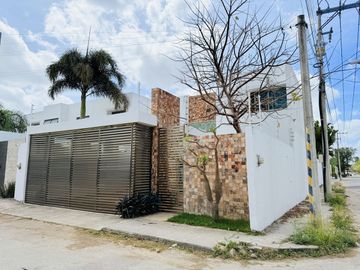Casa en Venta en esquina en Temozón Norte Mérida Yucatán.