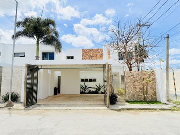 Casa en Venta en esquina en Temozón Norte Mérida Yucatán.