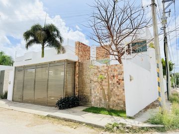 Casa en Venta en esquina en Temozón Norte Mérida Yucatán.