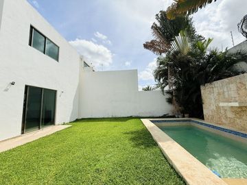 Casa en Venta en esquina en Temozón Norte Mérida Yucatán.