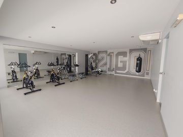 VENTA EXCLUSIVO DPTO DUPLEX 237m2 CON PISCINA Y 2 COCHERAS ALT. CDRA 4 GOLF LOS INCAS SURCO