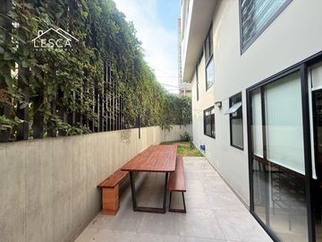 Exclusivo Departamento en Venta en Primer Piso Con Terraza un Paso de Larcomar