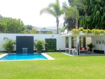 MODERNA CASA URB. LA ESTANCIA LA MOLINA LIMA PERU