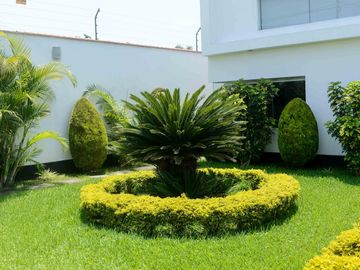 MODERNA CASA URB. LA ESTANCIA LA MOLINA LIMA PERU