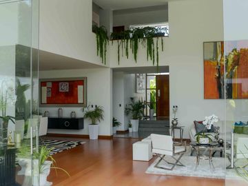 MODERNA CASA URB. LA ESTANCIA LA MOLINA LIMA PERU