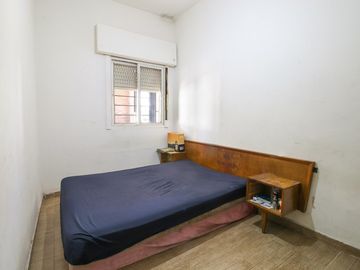 Casa 5 Ambientes APTO CREDITO Con cochera y Galpon Banfield - Venta.