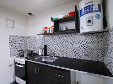 Casa 5 Ambientes APTO CREDITO Con cochera y Galpon Banfield - Venta.
