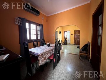 Venta casa 4 ambientes con patio en Llavallol