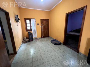 Venta casa 4 ambientes con patio en Llavallol