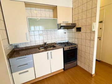 Venta Monoambiente con balcón en Ramos Mejía.