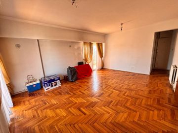 Departamento en  3 ambientes con balcon terraza Trelles 2100
