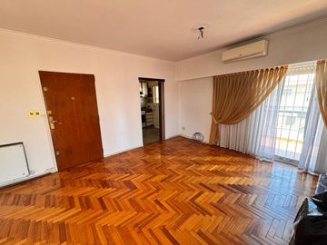 Departamento en  3 ambientes con balcon terraza Trelles 2100