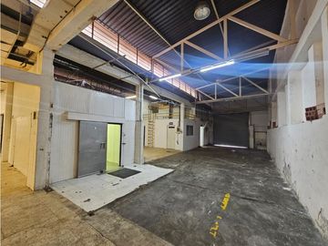 VENTA DE BODEGA DOS NIVELES BARRIO BENJAMIN HERRERA