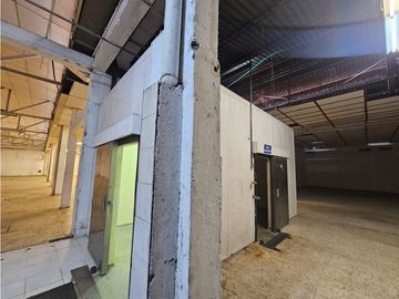 VENTA DE BODEGA DOS NIVELES BARRIO BENJAMIN HERRERA