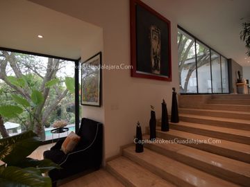 Casa en Colinas de San Javier de Lujo con alberca en Venta