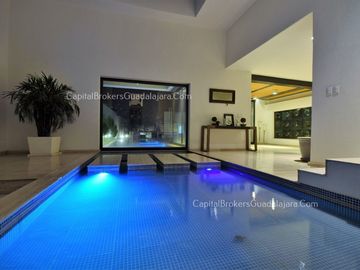 Casa en Colinas de San Javier de Lujo con alberca en Venta