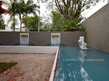Casa en Colinas de San Javier de Lujo con alberca en Venta