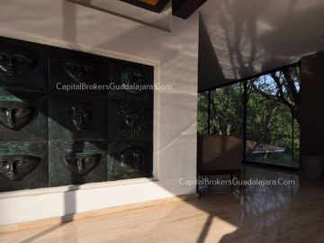 Casa en Colinas de San Javier de Lujo con alberca en Venta