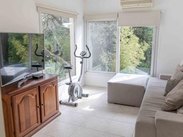 Casa en  Venta en Country El Bosque. 5 dormitorios.Pileta