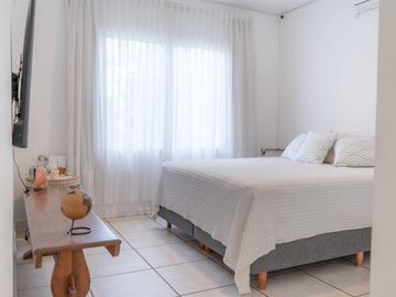 Casa en  Venta en Country El Bosque. 5 dormitorios.Pileta