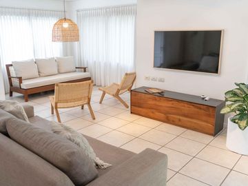 Casa en  Venta en Country El Bosque. 5 dormitorios.Pileta