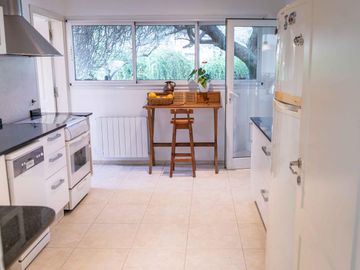 Casa en  Venta en Country El Bosque. 5 dormitorios.Pileta