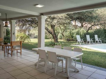 Casa en  Venta en Country El Bosque. 5 dormitorios.Pileta
