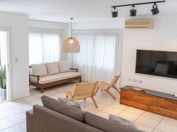 Casa en  Venta en Country El Bosque. 5 dormitorios.Pileta